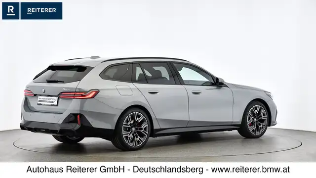 BMW 5 Series view 6