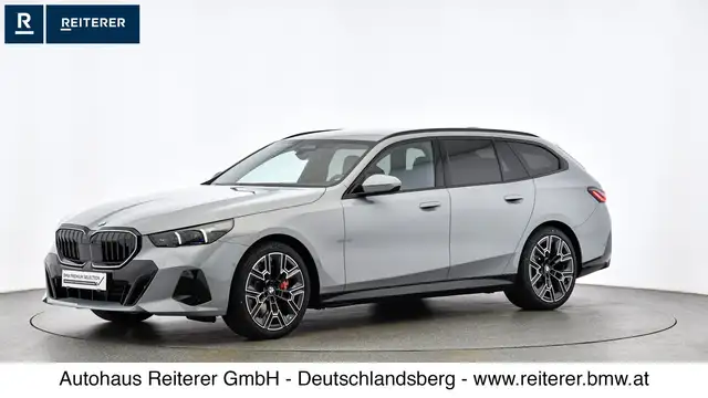 BMW 5 Series view 3