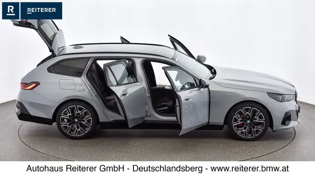 BMW 5 Series view 13