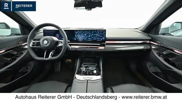 BMW 5 Series view 14
