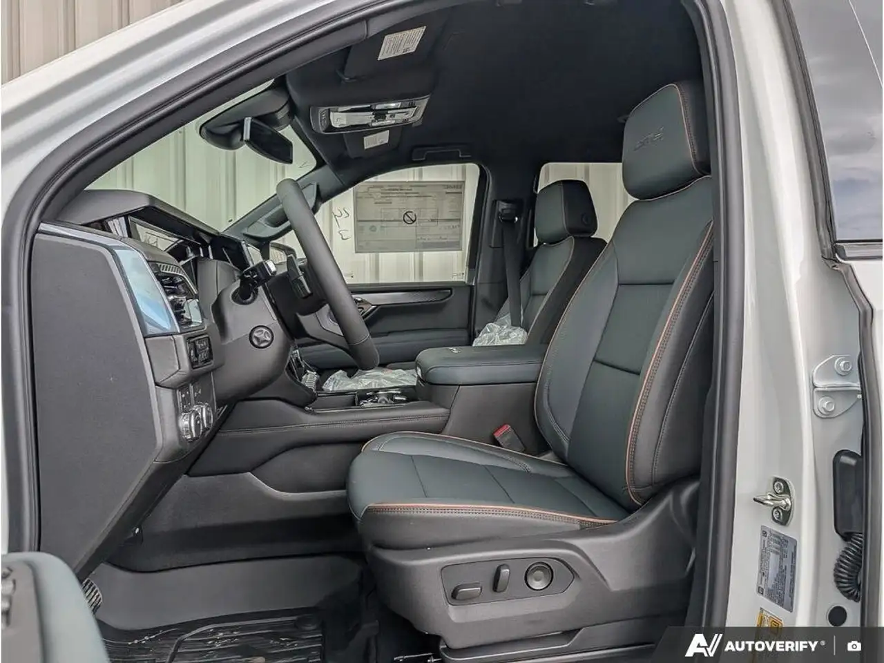 GMC Yukon снимка GMC Yukon