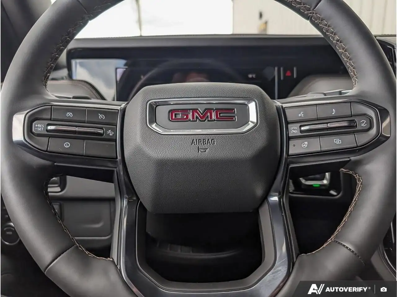GMC Yukon снимка GMC Yukon