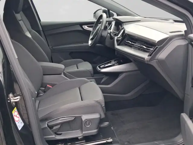 Audi Q4 E-Tron view 4