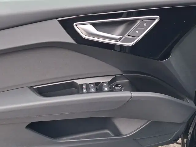 Audi Q4 E-Tron view 8
