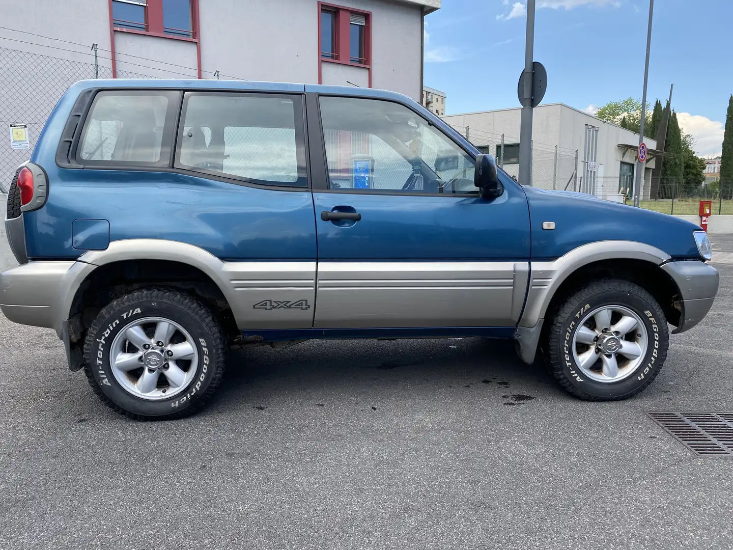 Nissan Terrano 3p 2.7 tdi SE - 2