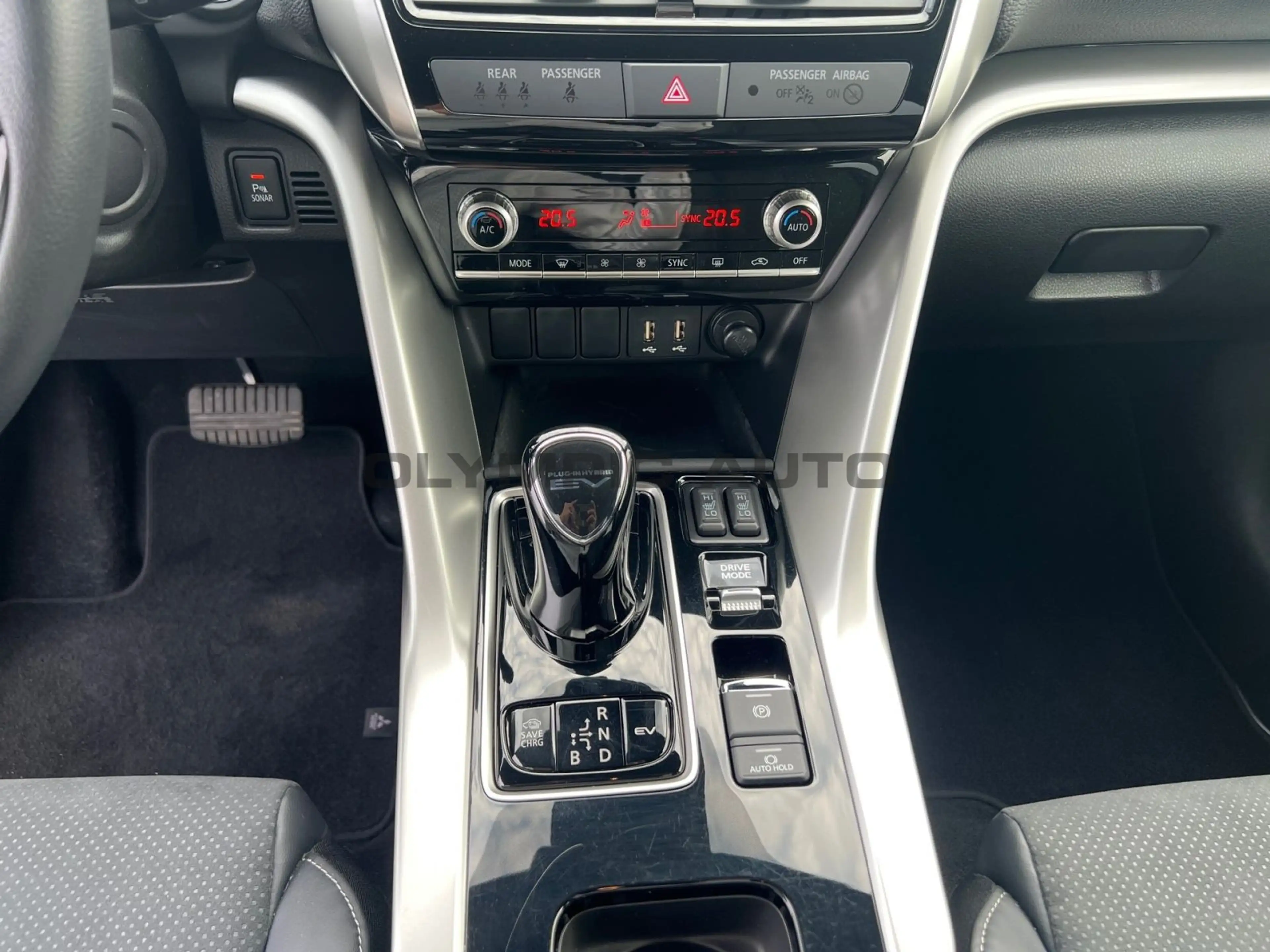 Mitsubishi Eclipse Cross Plug-in Hybrid Plus 2,4 NAVI KAMER — photo 15