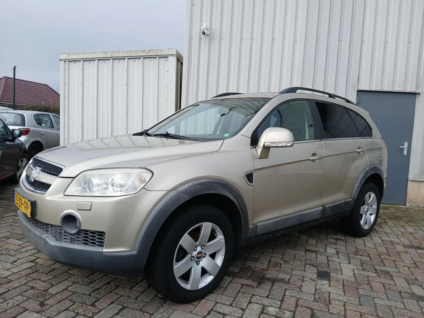 Chevrolet Captiva 2.4i Executive MOTOR SCHADE!! Beige - 2