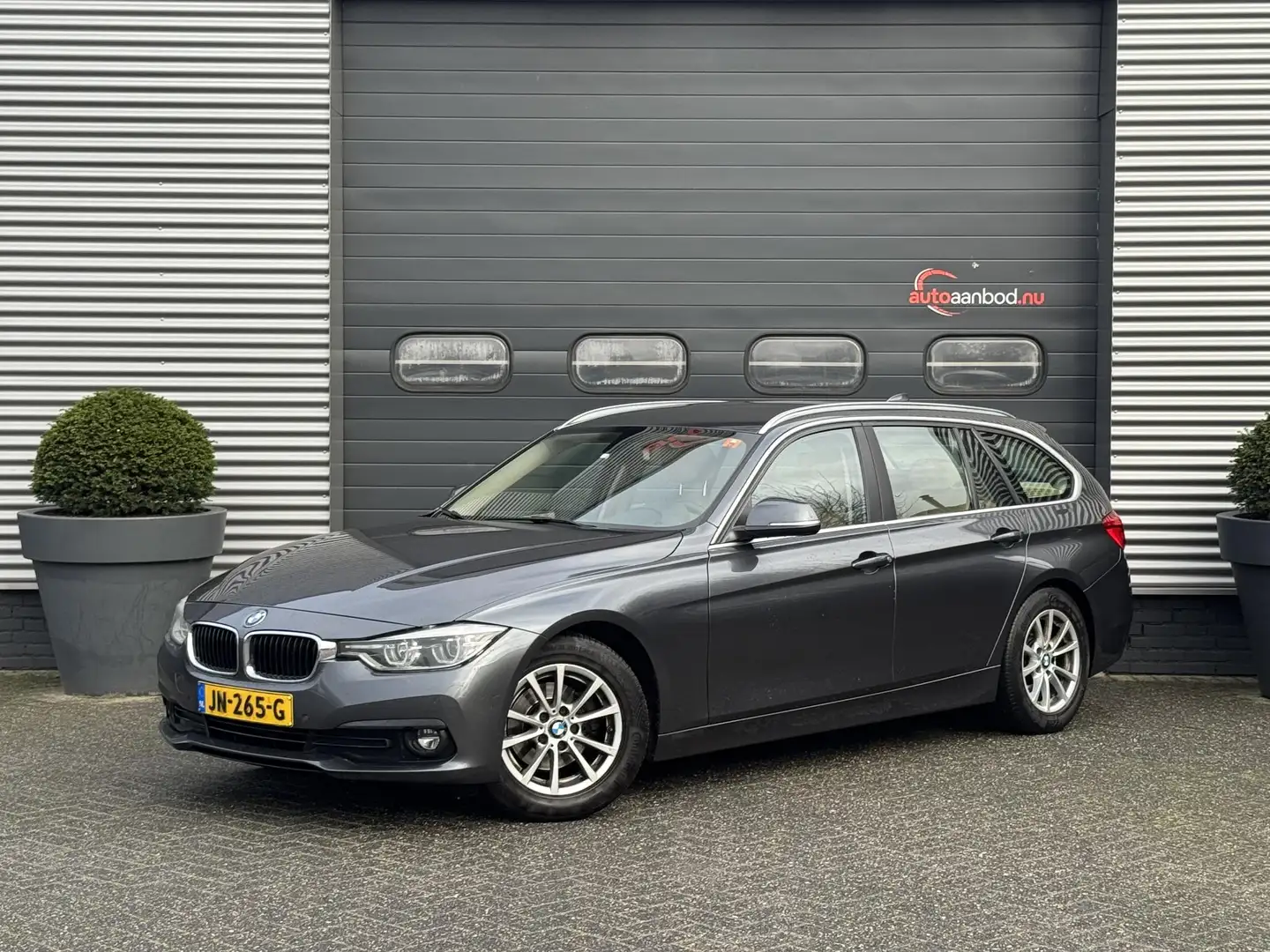 BMW 320 3-serie Touring 320d EDE Centennial High Executive Grau - 1