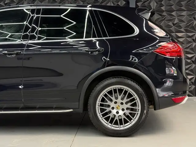 Porsche Cayenne view 7