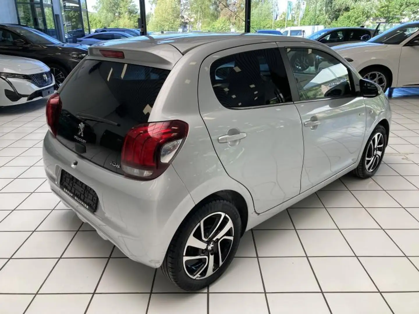 Peugeot 108 ***Style*** Grijs - 2