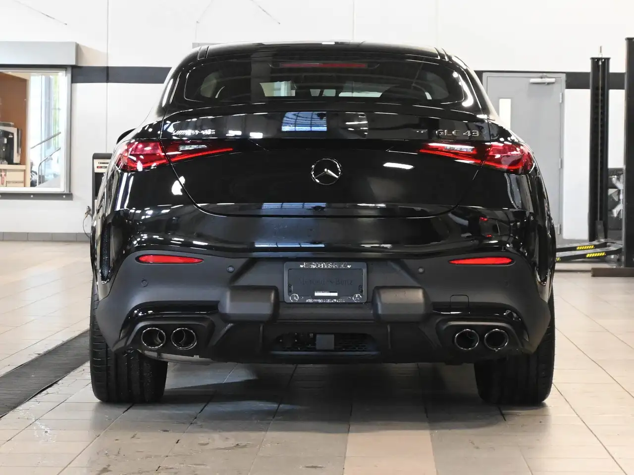 Mercedes-Benz GLC снимка Mercedes-Benz GLC