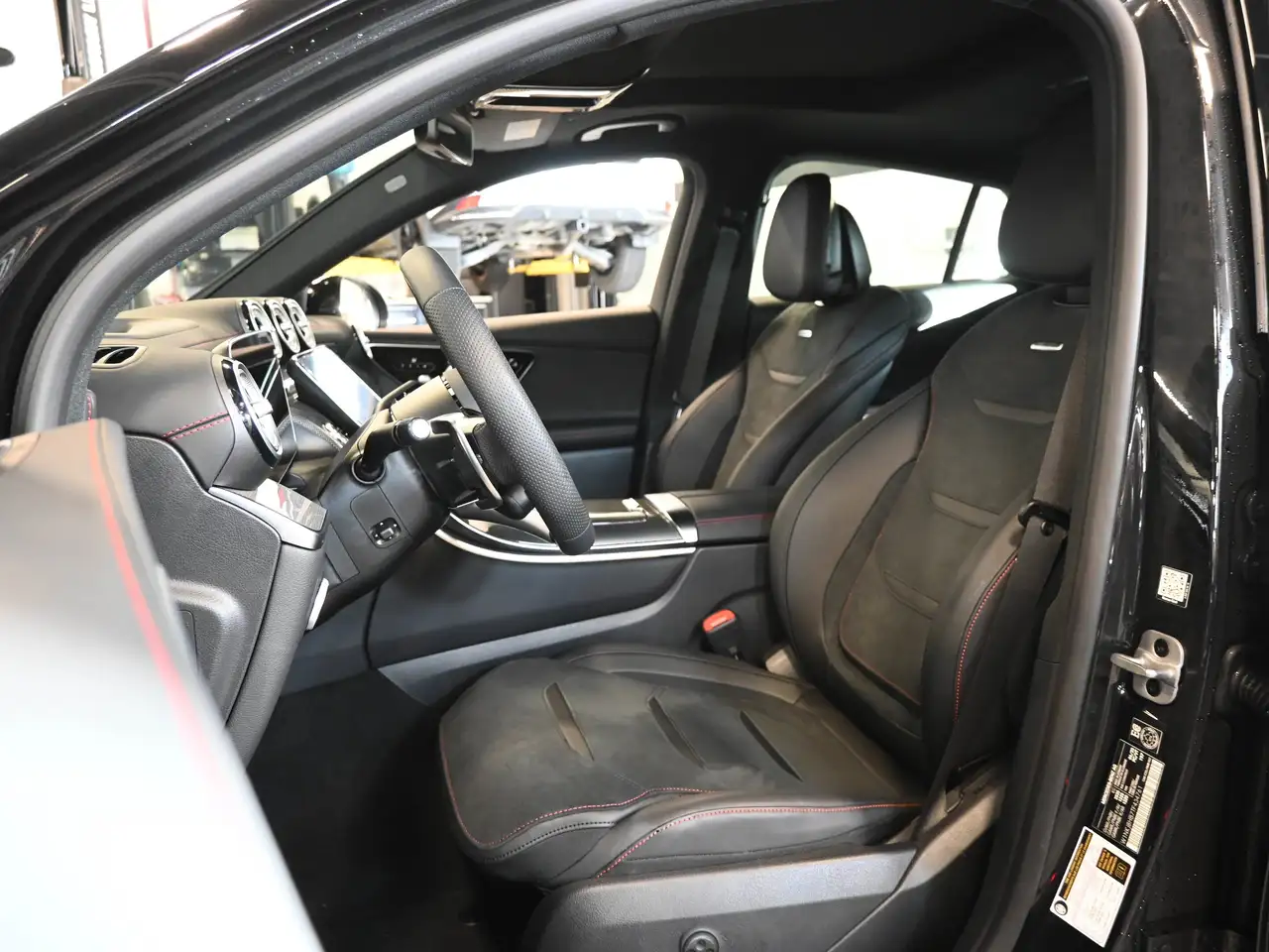 Mercedes-Benz GLC снимка Mercedes-Benz GLC
