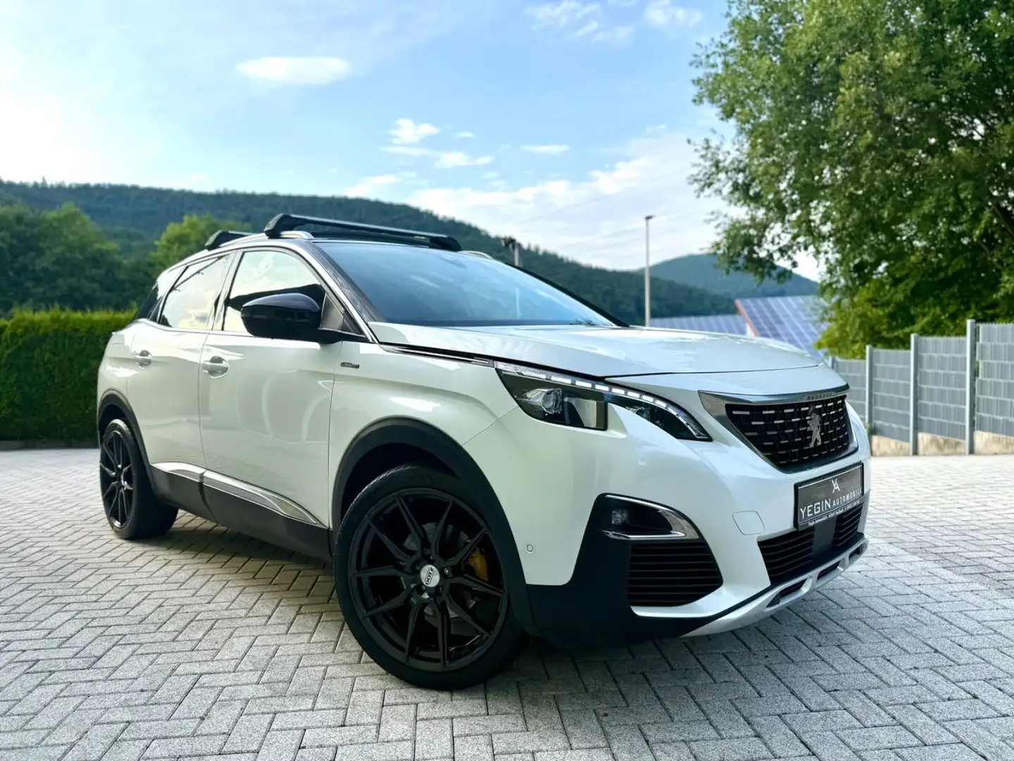 Peugeot 3008 1.6 Pure Tech  180 Allure Pano-360°-LED-AHK Weiß - 1
