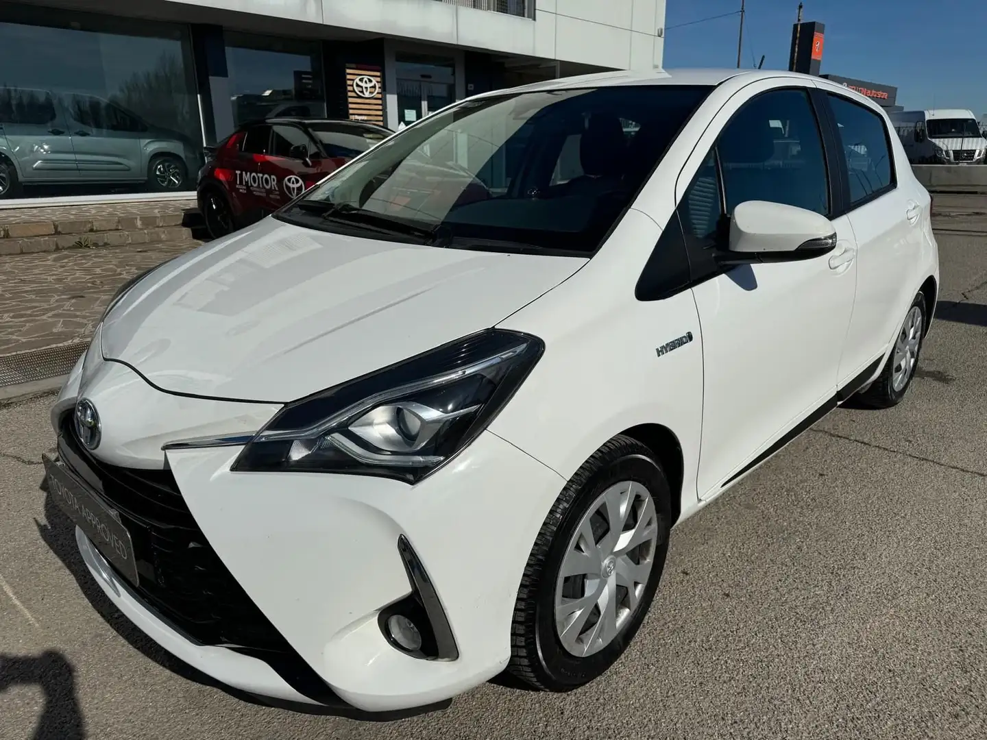 Toyota Yaris 1.5 Hybrid E-CVT Active (con impianto GPL) - 1