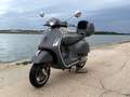 Vespa GTS Super Sport 300 Gris - thumbnail 2