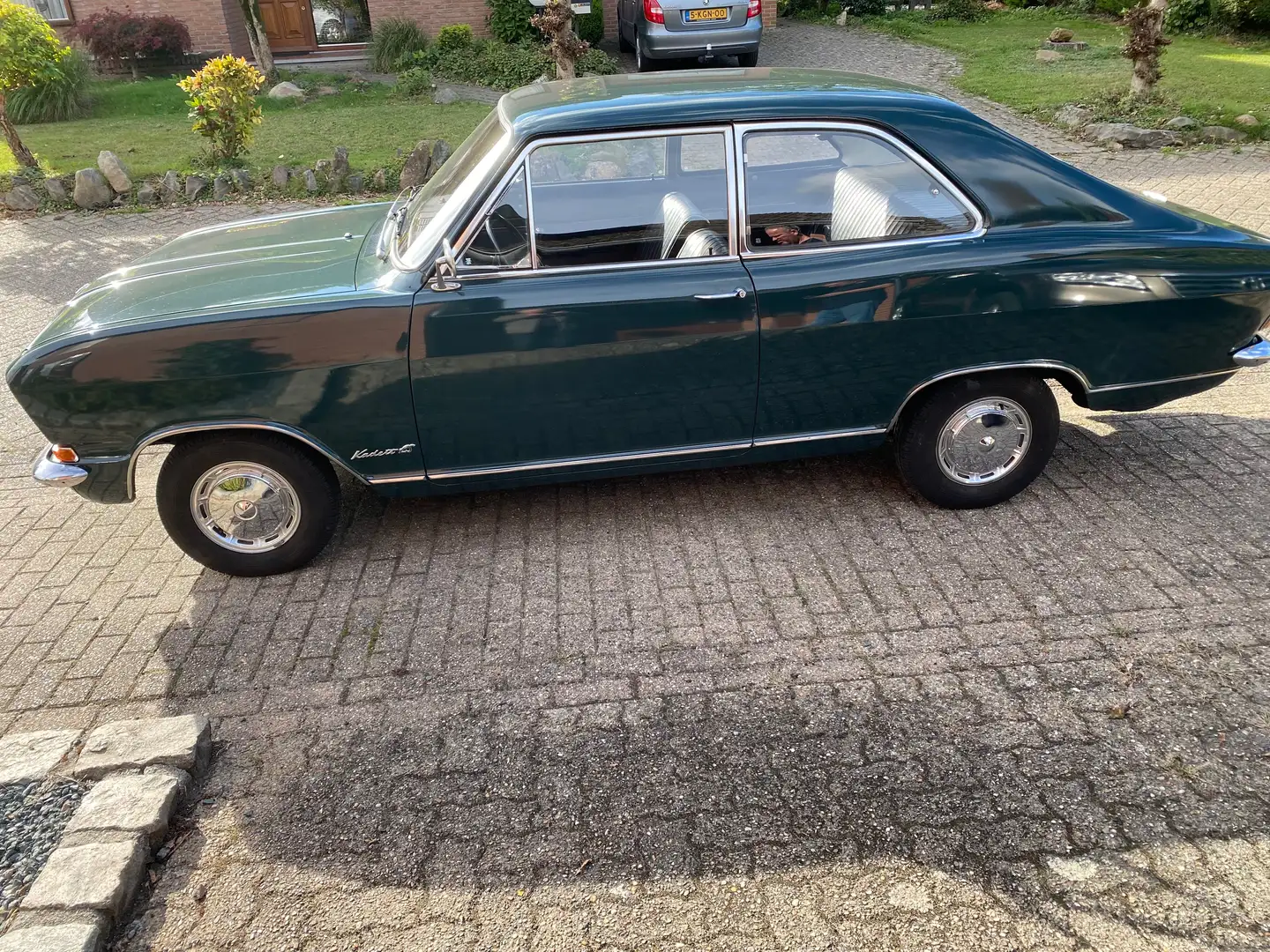 Oldtimer Opel Fastback Groen - 1