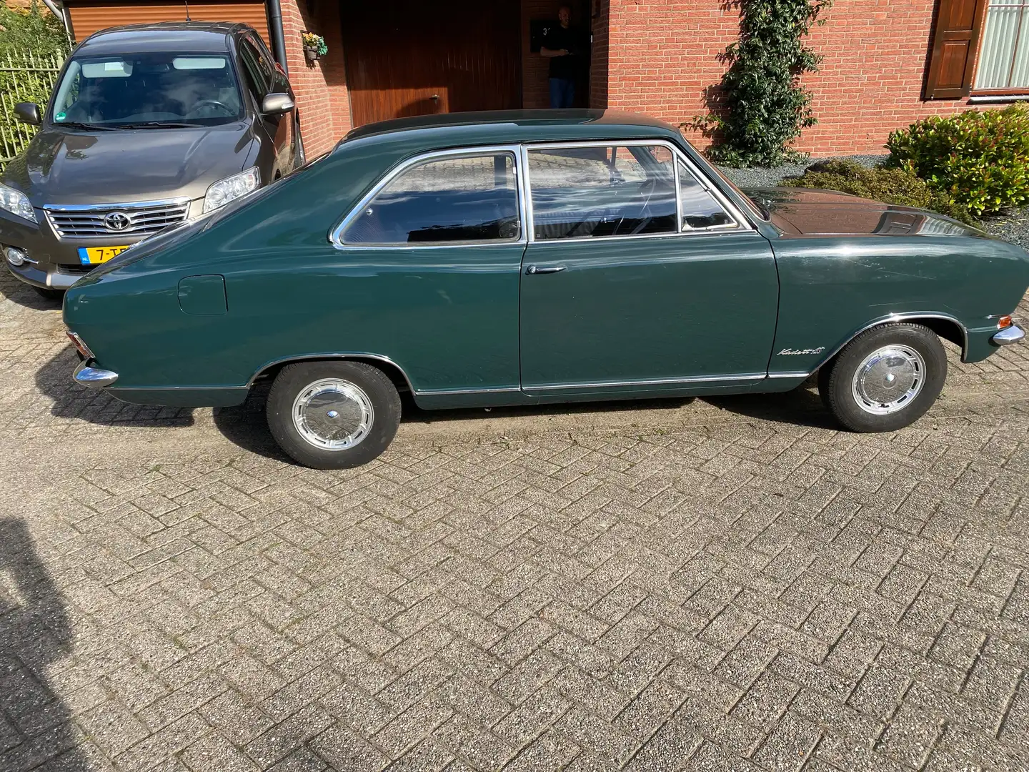 Oldtimer Opel Fastback Groen - 2