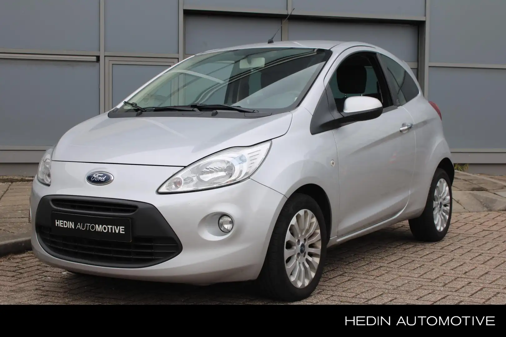 Ford Ka/Ka+ 1.2 Titanium X Grau - 1
