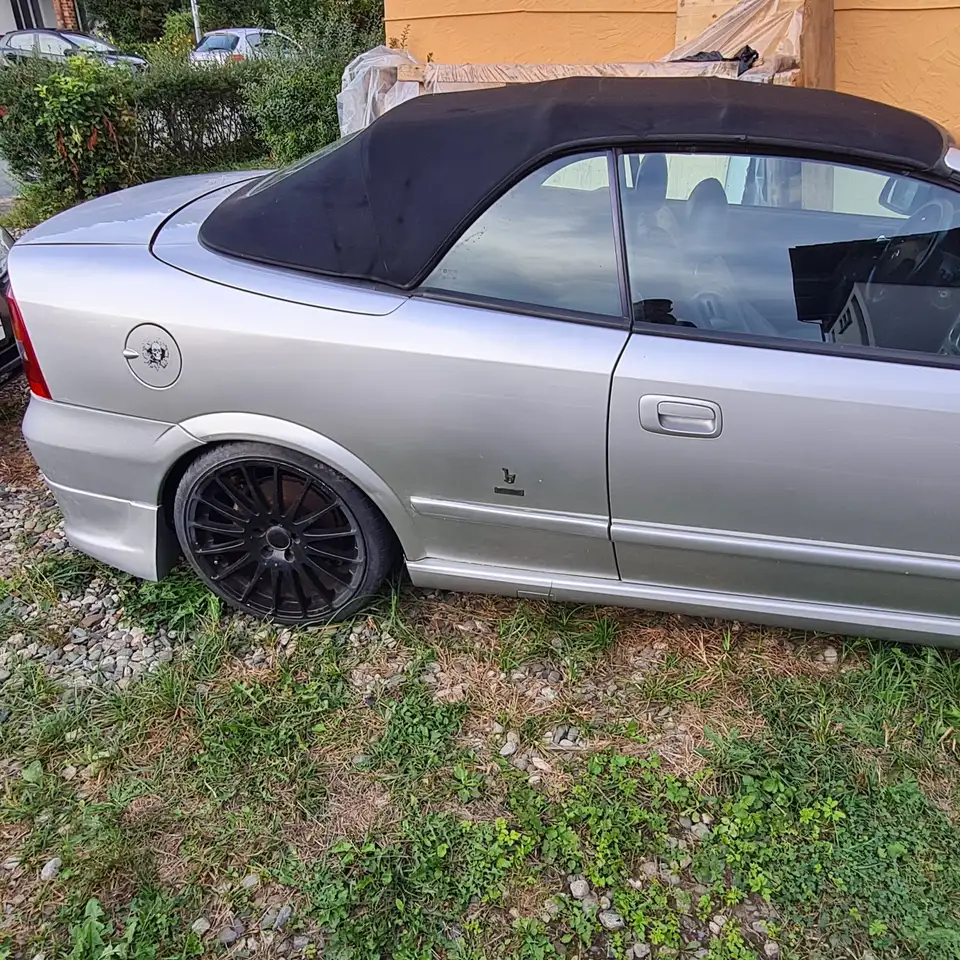 Opel Astra Cabrio 2.2 16V, foto 8