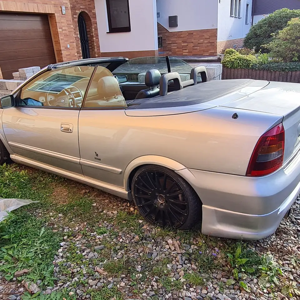Opel Astra Cabrio 2.2 16V, foto 7