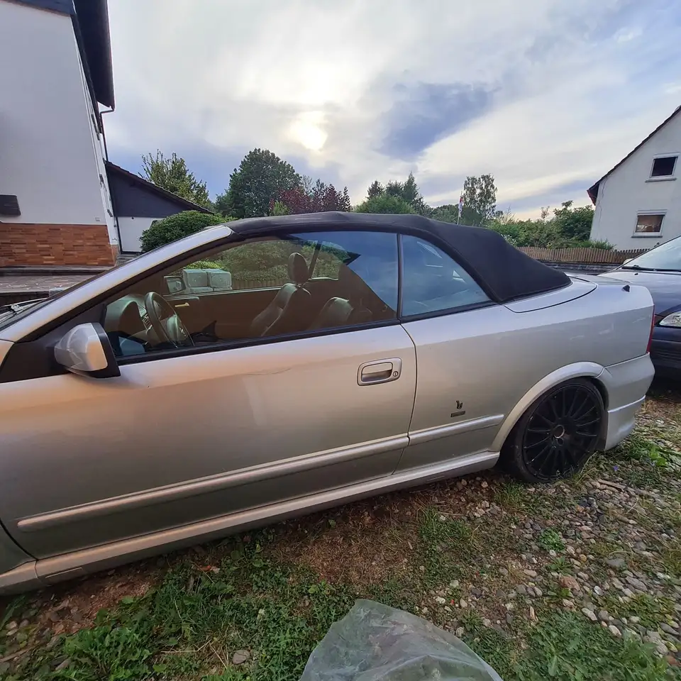 Opel Astra Cabrio 2.2 16V, foto 11