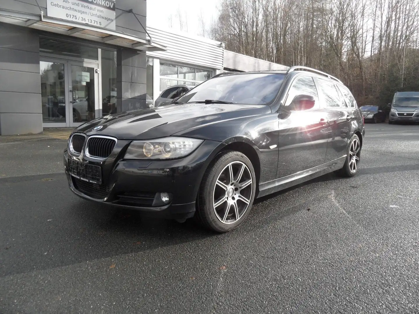 BMW 320 e91 3er Touring 320xd xDrive Schwarz - 2