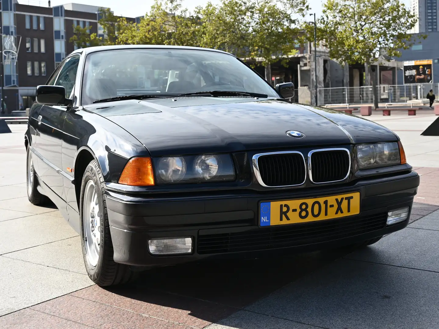 BMW 318 318iS Fekete - 1