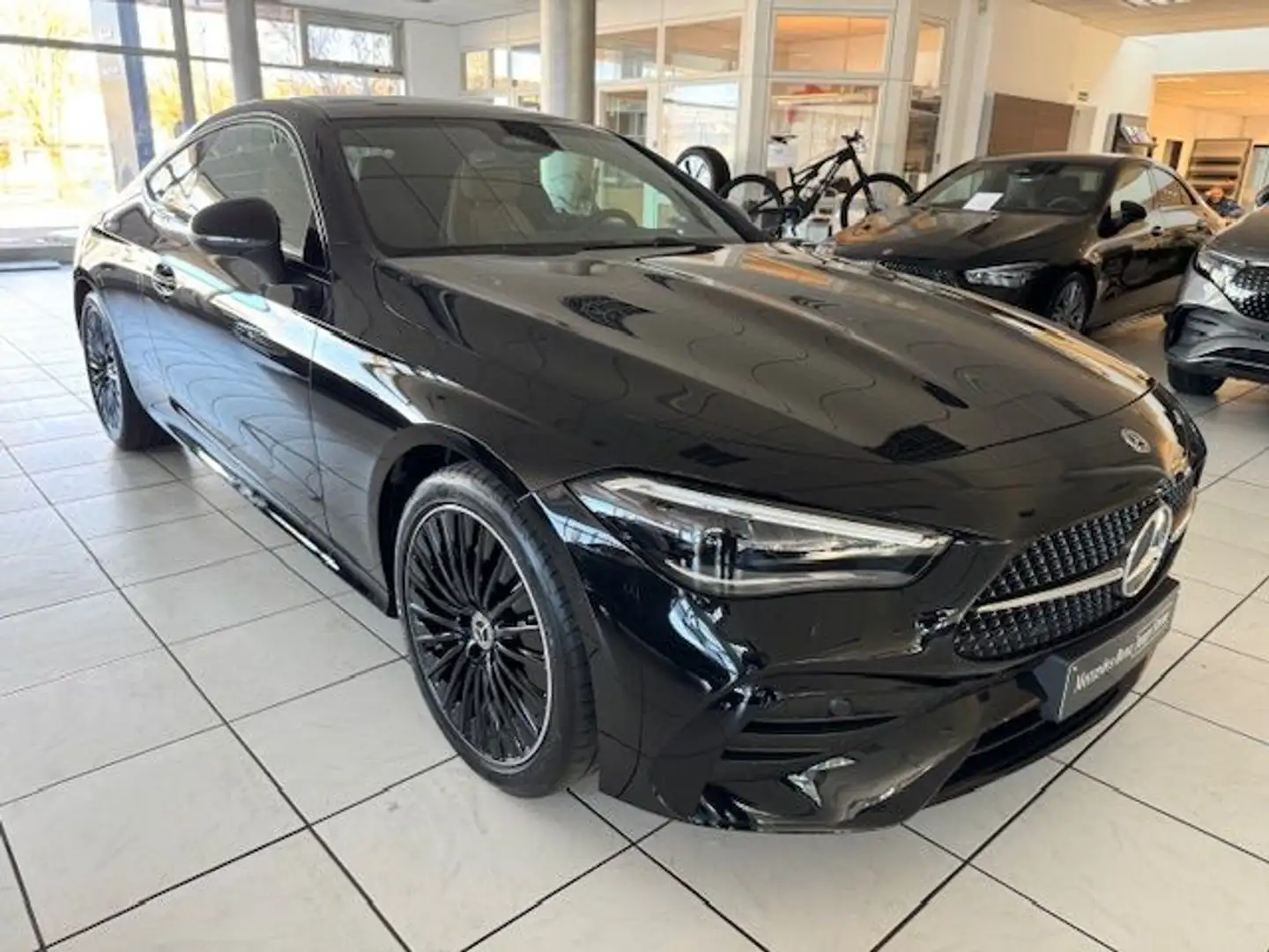 Mercedes-Benz CLE 200 4M Coupé AMG Line Adv+ Pano Distronic Ni Schwarz - 2