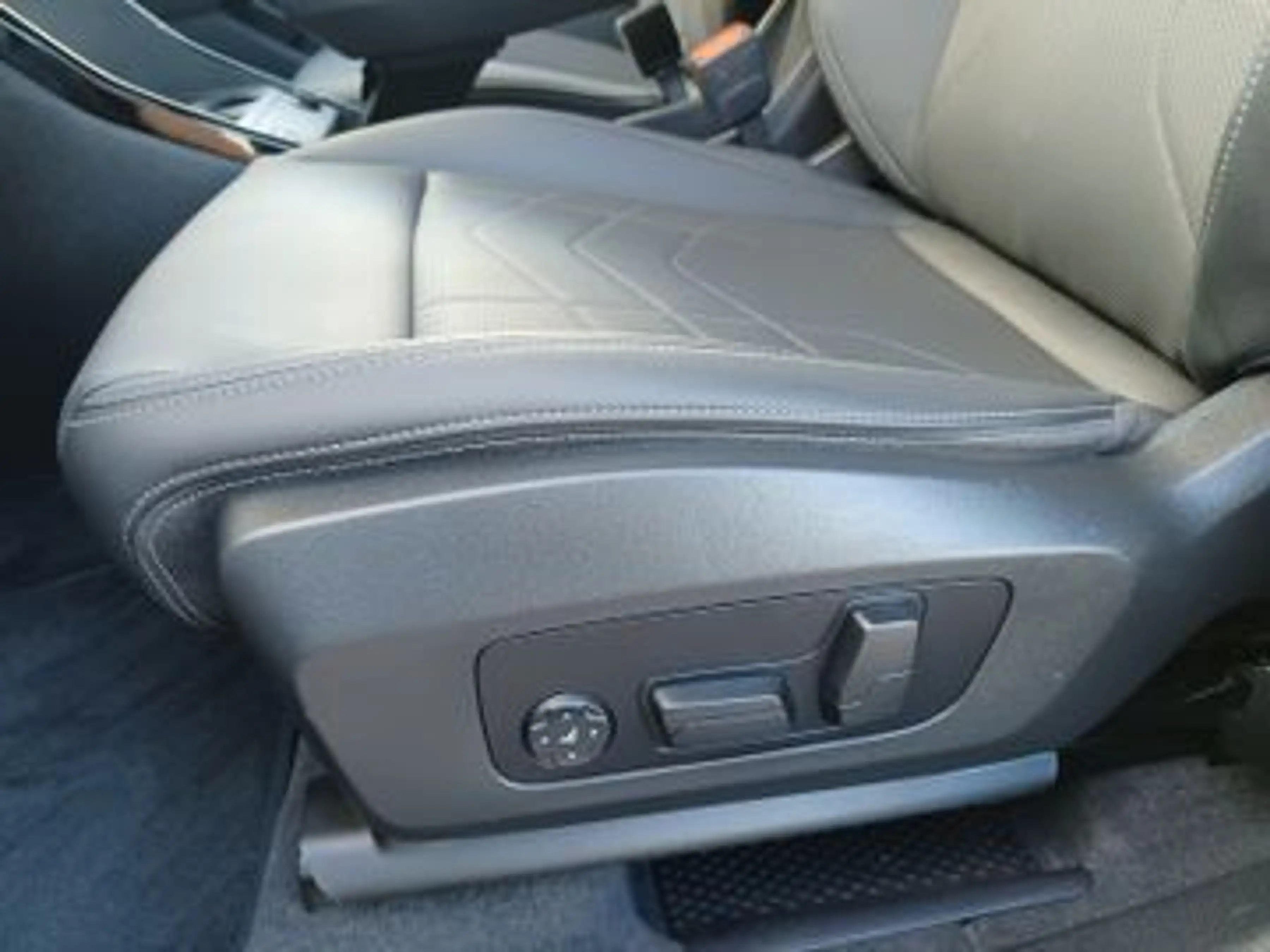 BMW 218 i Active Tourer Luxury Line ACC+ HUD Pano 3DV — photo 11