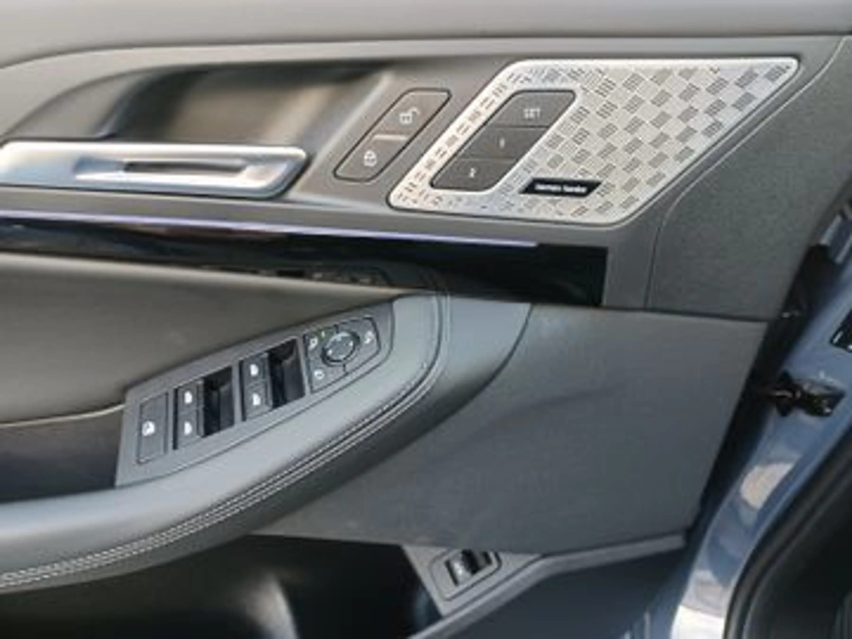 BMW 218 i Active Tourer Luxury Line ACC+ HUD Pano 3DV — photo 10