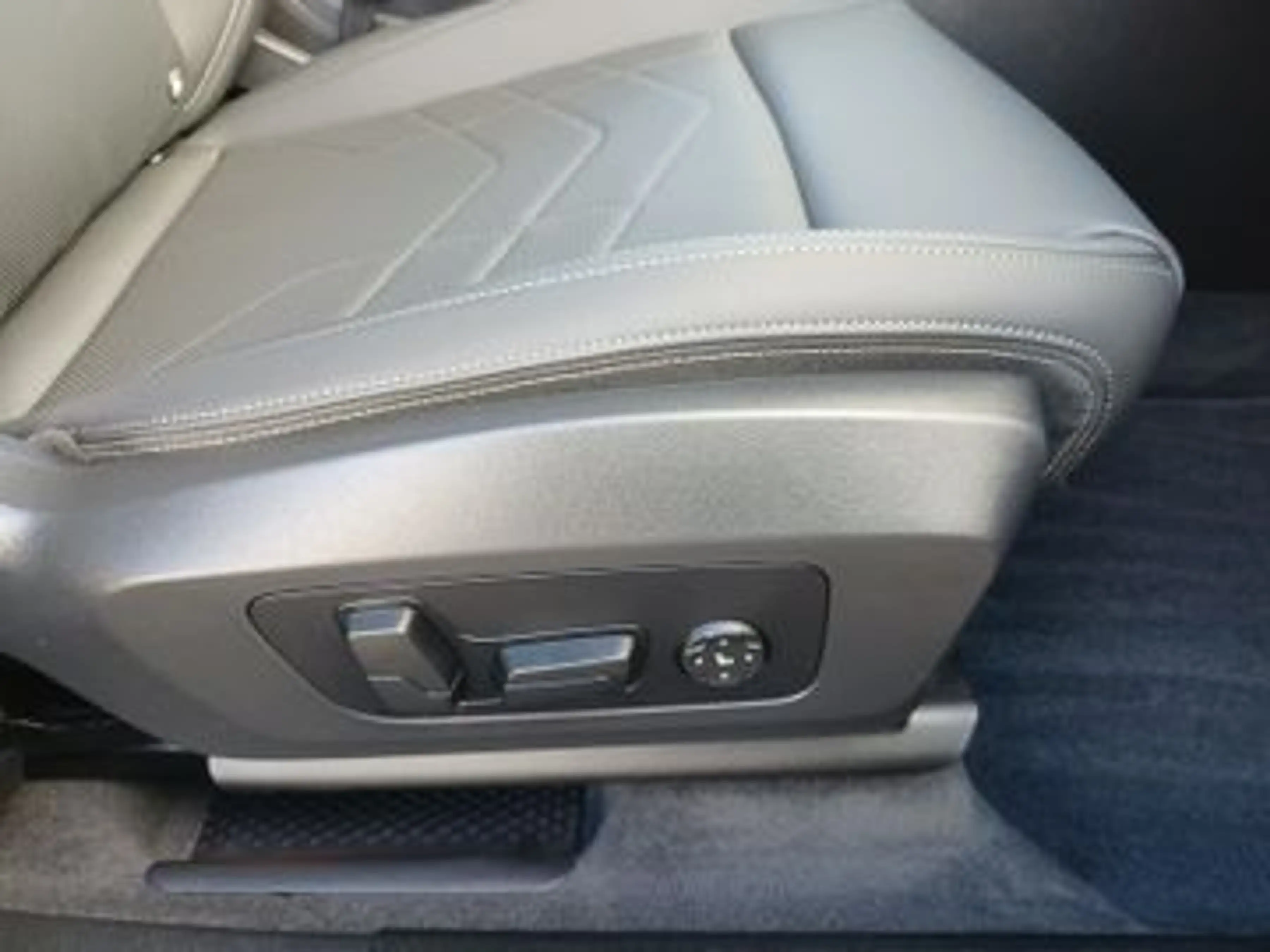 BMW 218 i Active Tourer Luxury Line ACC+ HUD Pano 3DV — photo 13