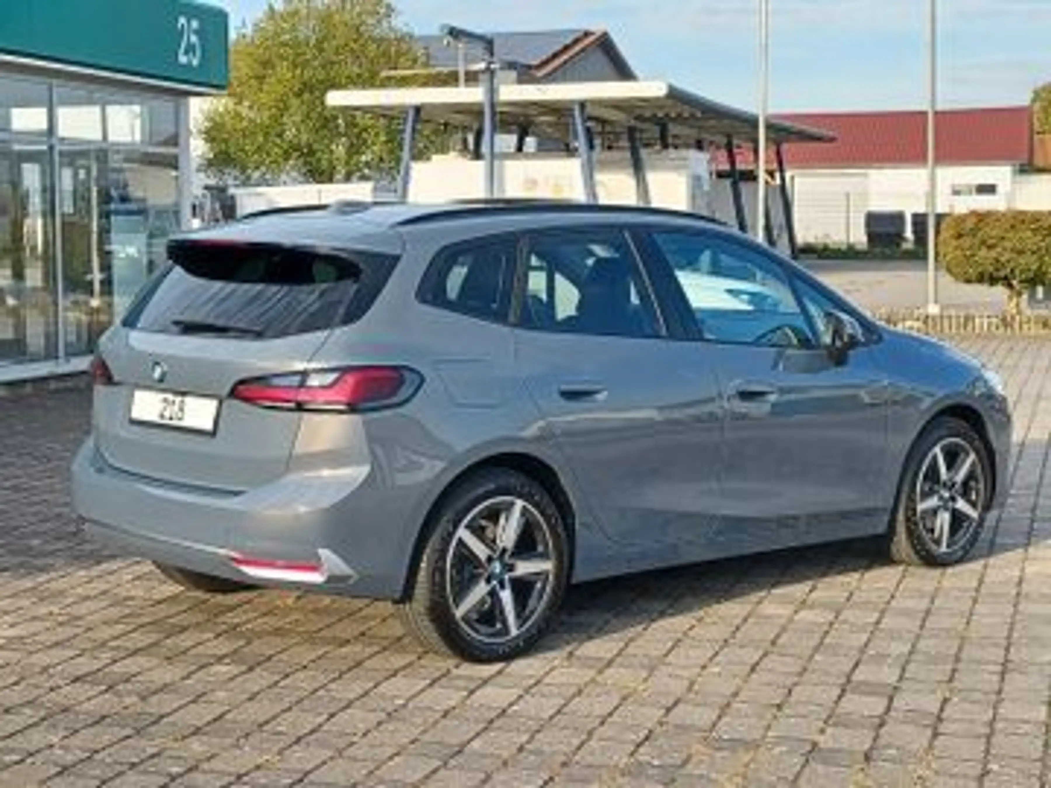 BMW 218 i Active Tourer Luxury Line ACC+ HUD Pano 3DV — photo 3