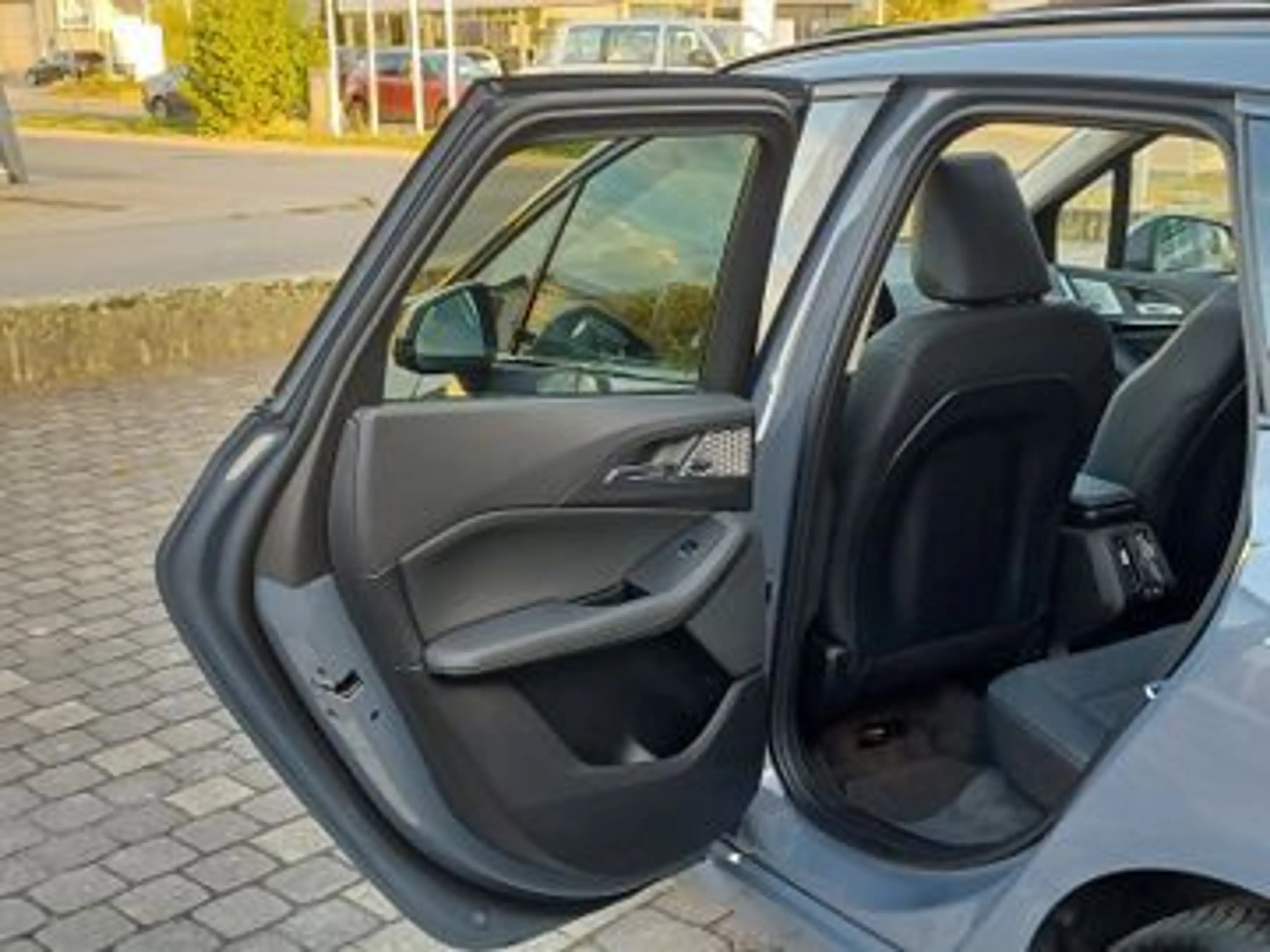 BMW 218 i Active Tourer Luxury Line ACC+ HUD Pano 3DV — photo 14