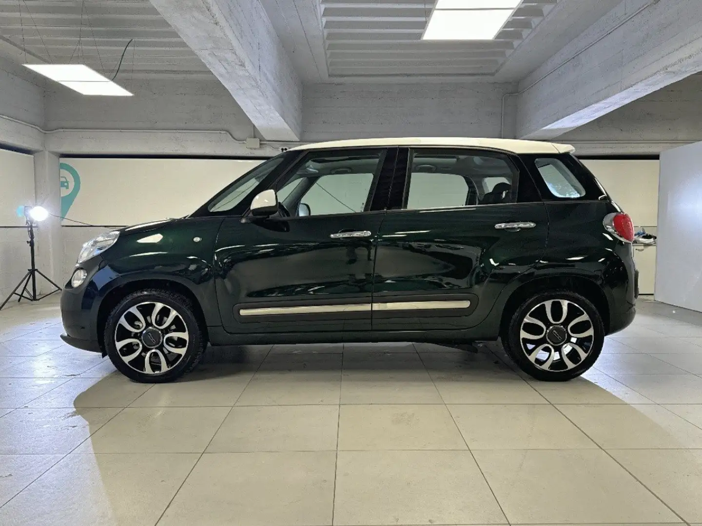 Fiat 500L 1.4 Lounge 95 Groen - 2