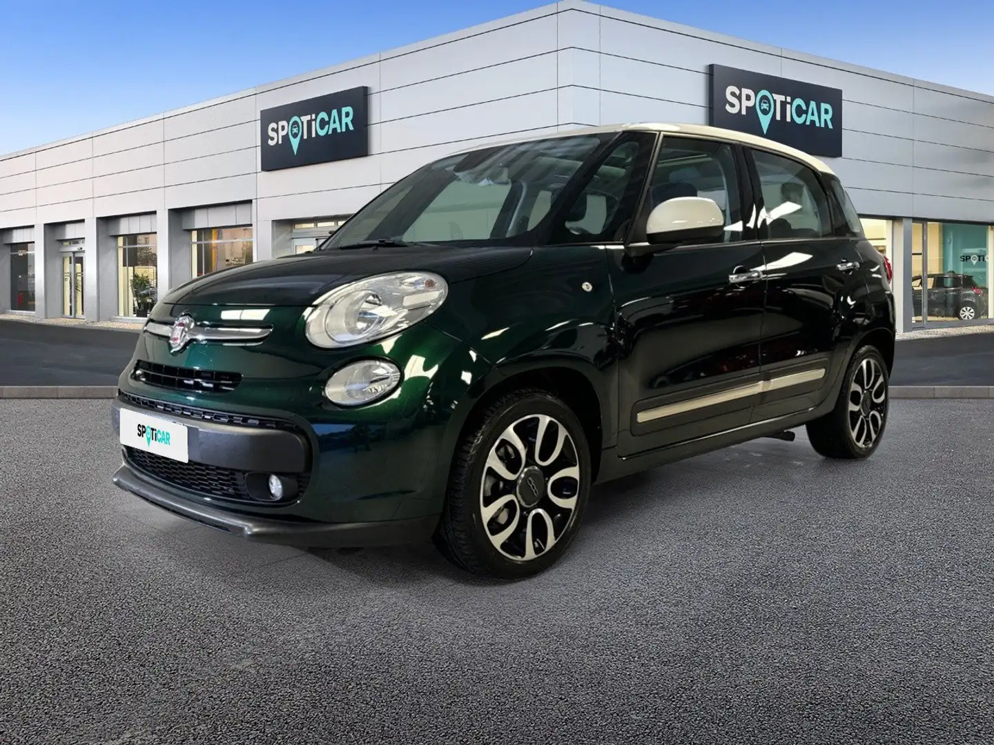 Fiat 500L 1.4 Lounge 95 Groen - 1