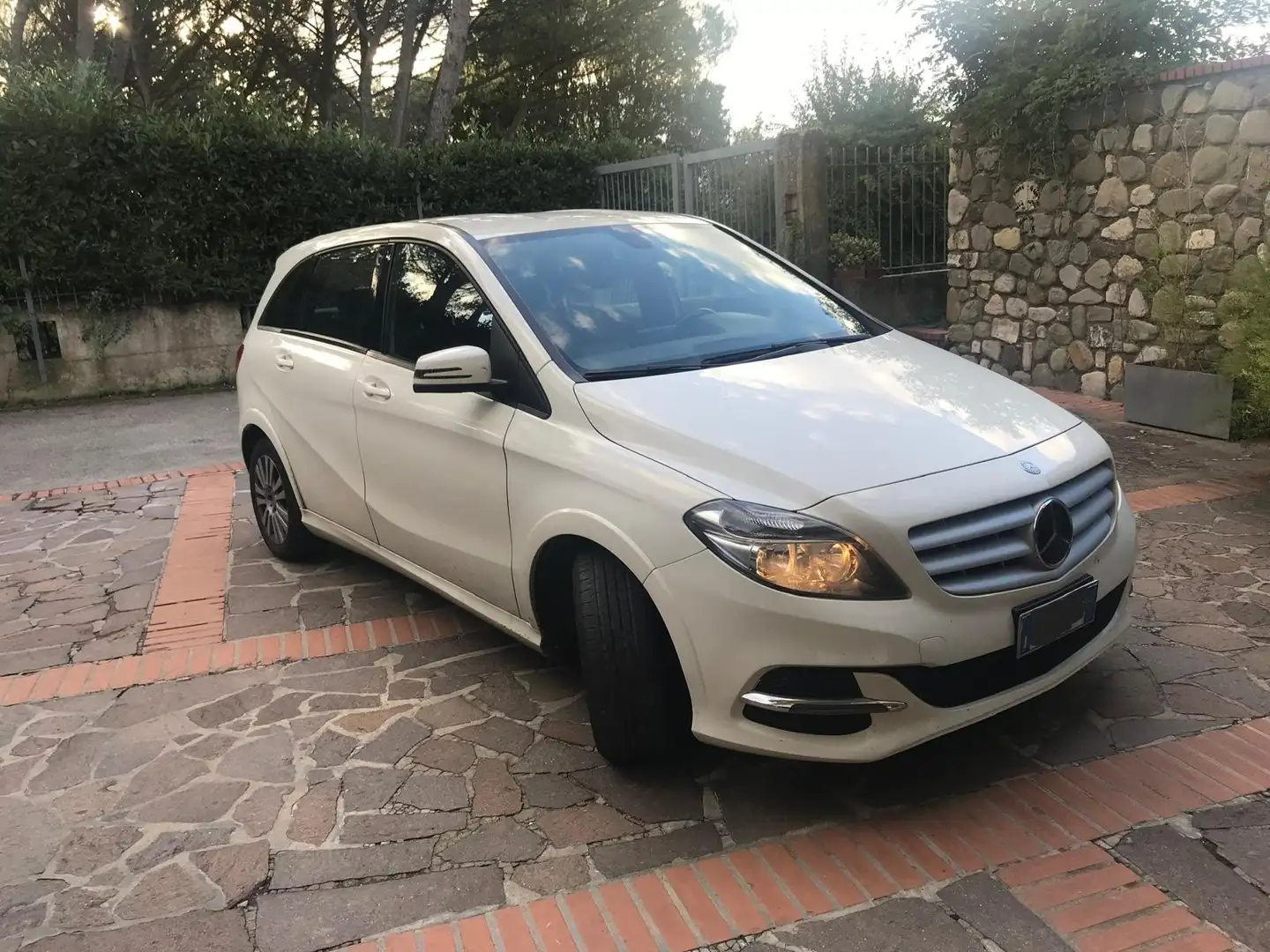 Mercedes-Benz B 200 B 200 NGD, Natural Gas Drive (T246/T242) bijela - 1
