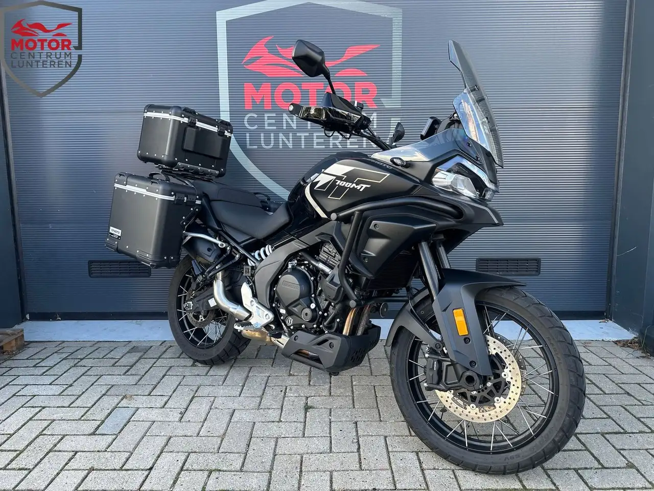 Cfmoto 700 MT