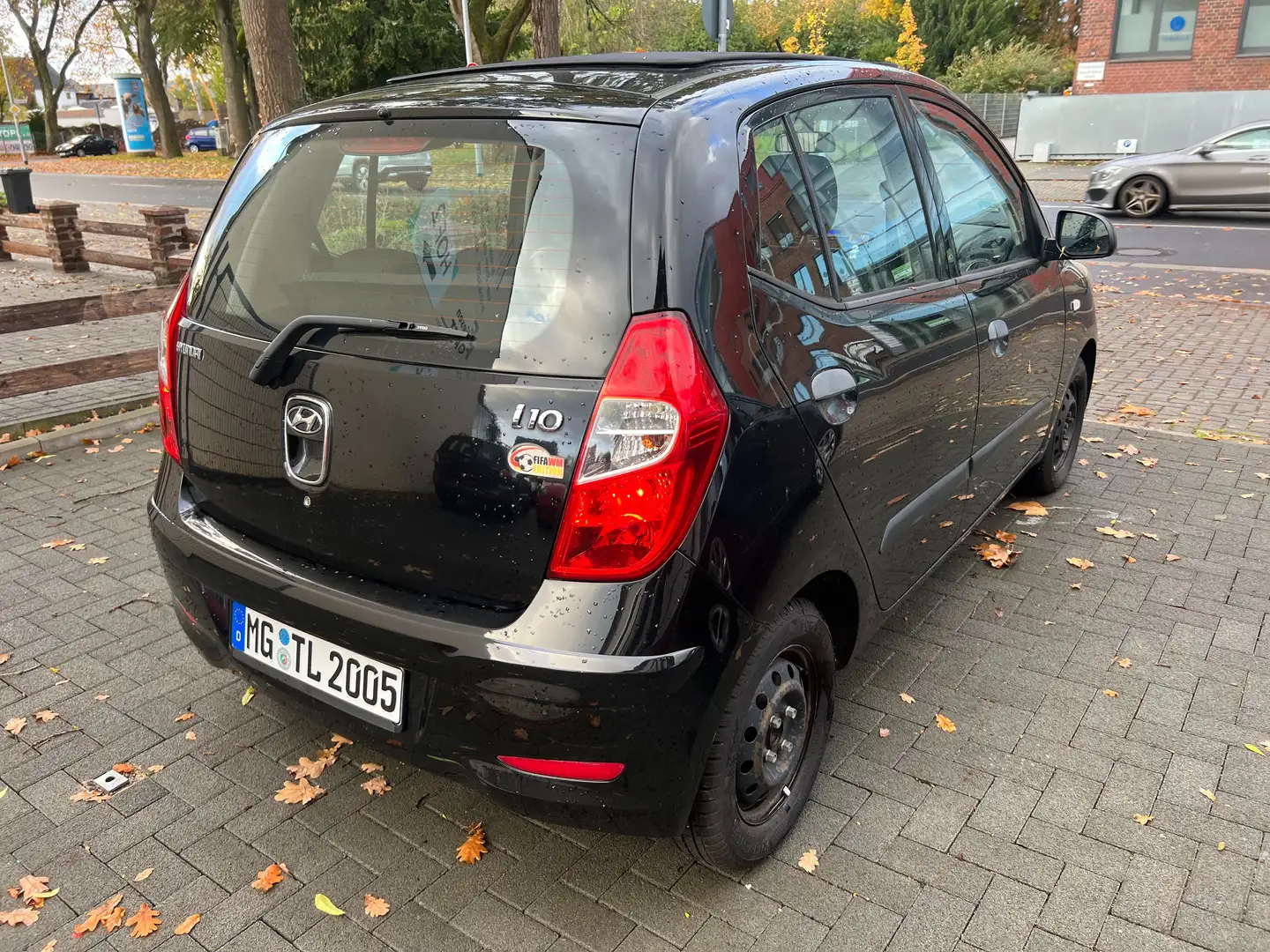 Hyundai i10 FIFA WM Edition | HU 10/2026 Schwarz - 2