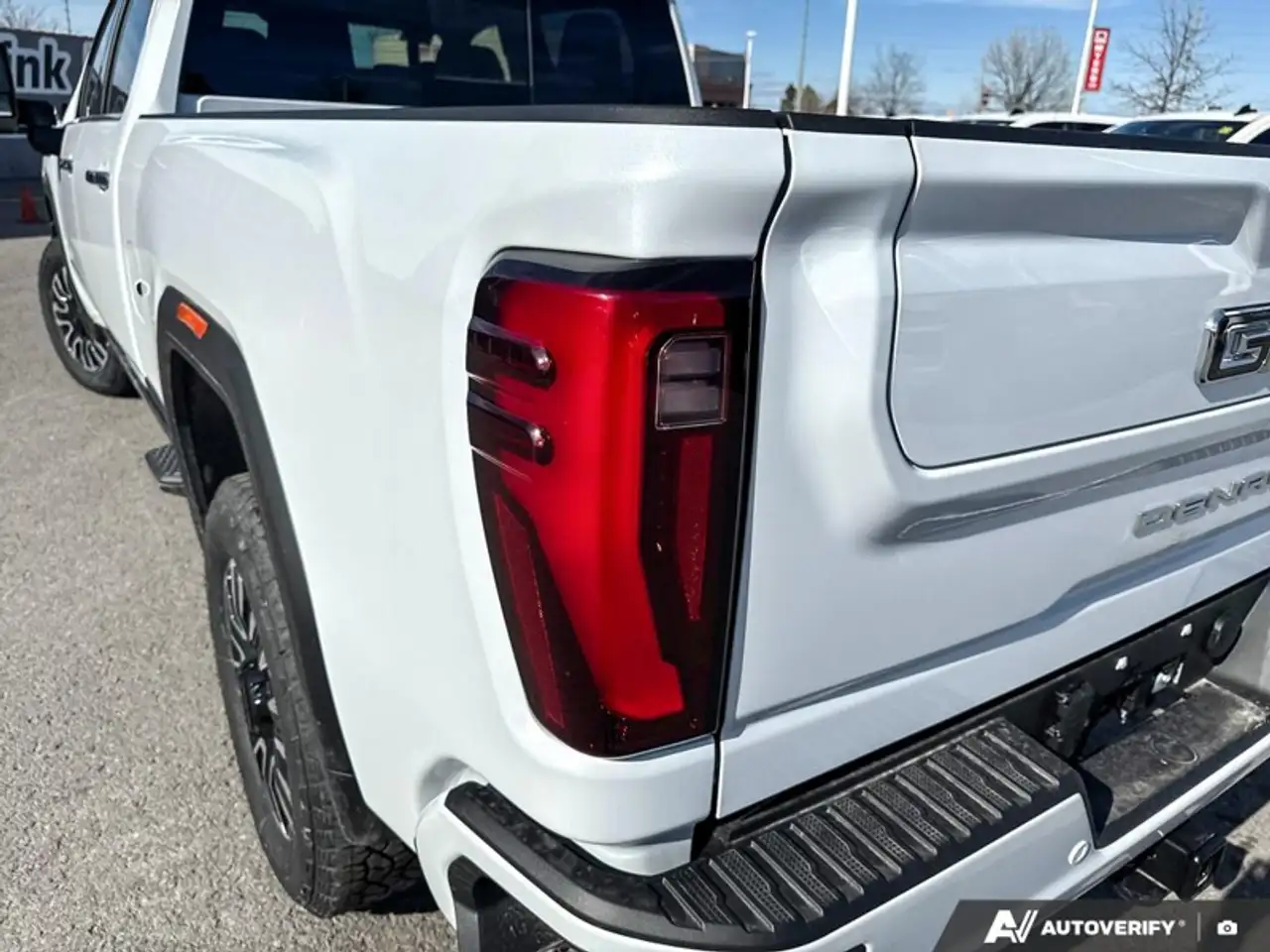 GMC Sierra 2500HD снимка GMC Sierra 2500HD