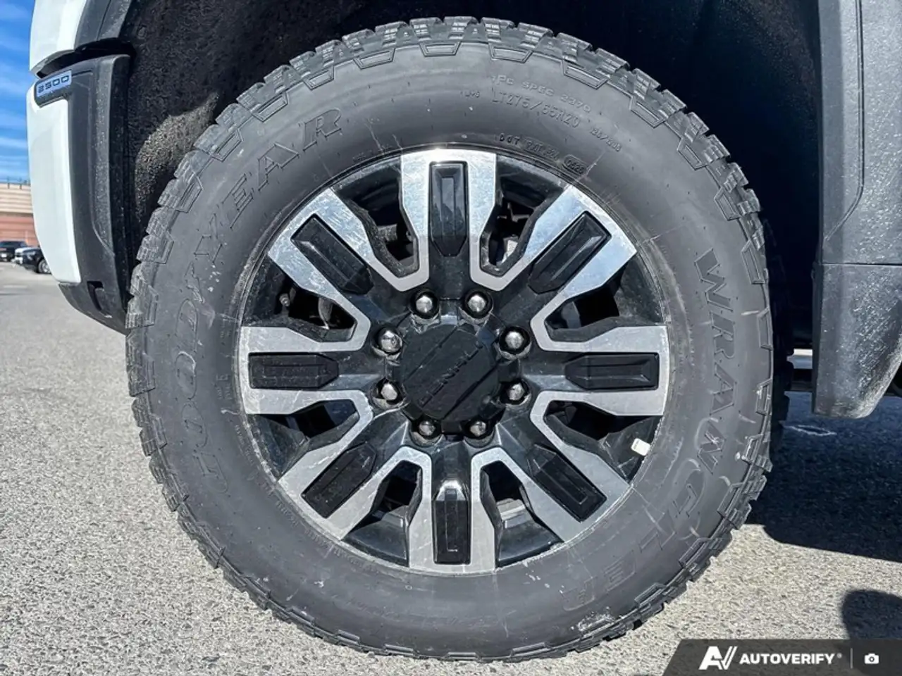 GMC Sierra 2500HD снимка GMC Sierra 2500HD