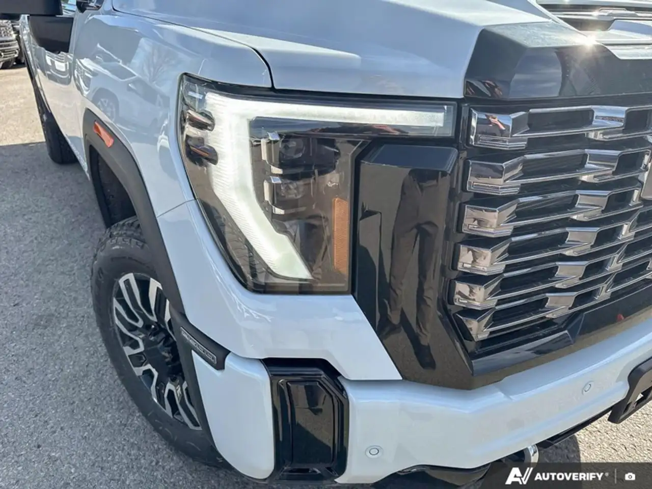 GMC Sierra 2500HD снимка GMC Sierra 2500HD