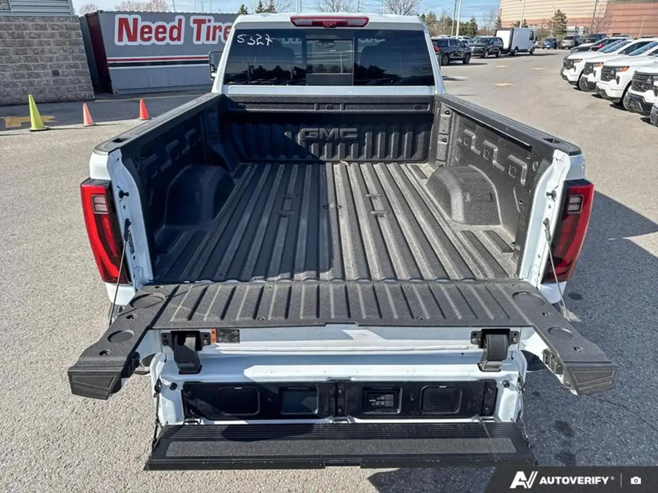 GMC Sierra 2500HD снимка GMC Sierra 2500HD