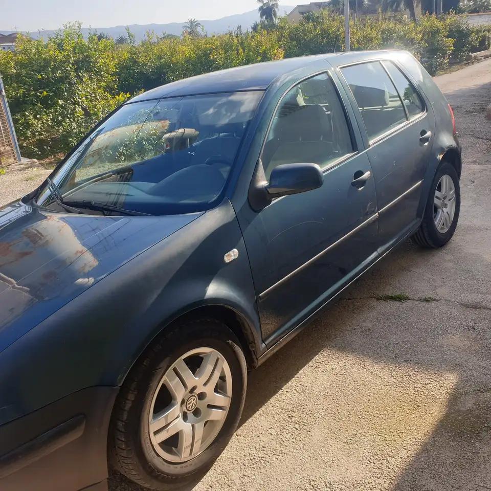 Volkswagen Golf 1.6 Conceptline 105, foto 1