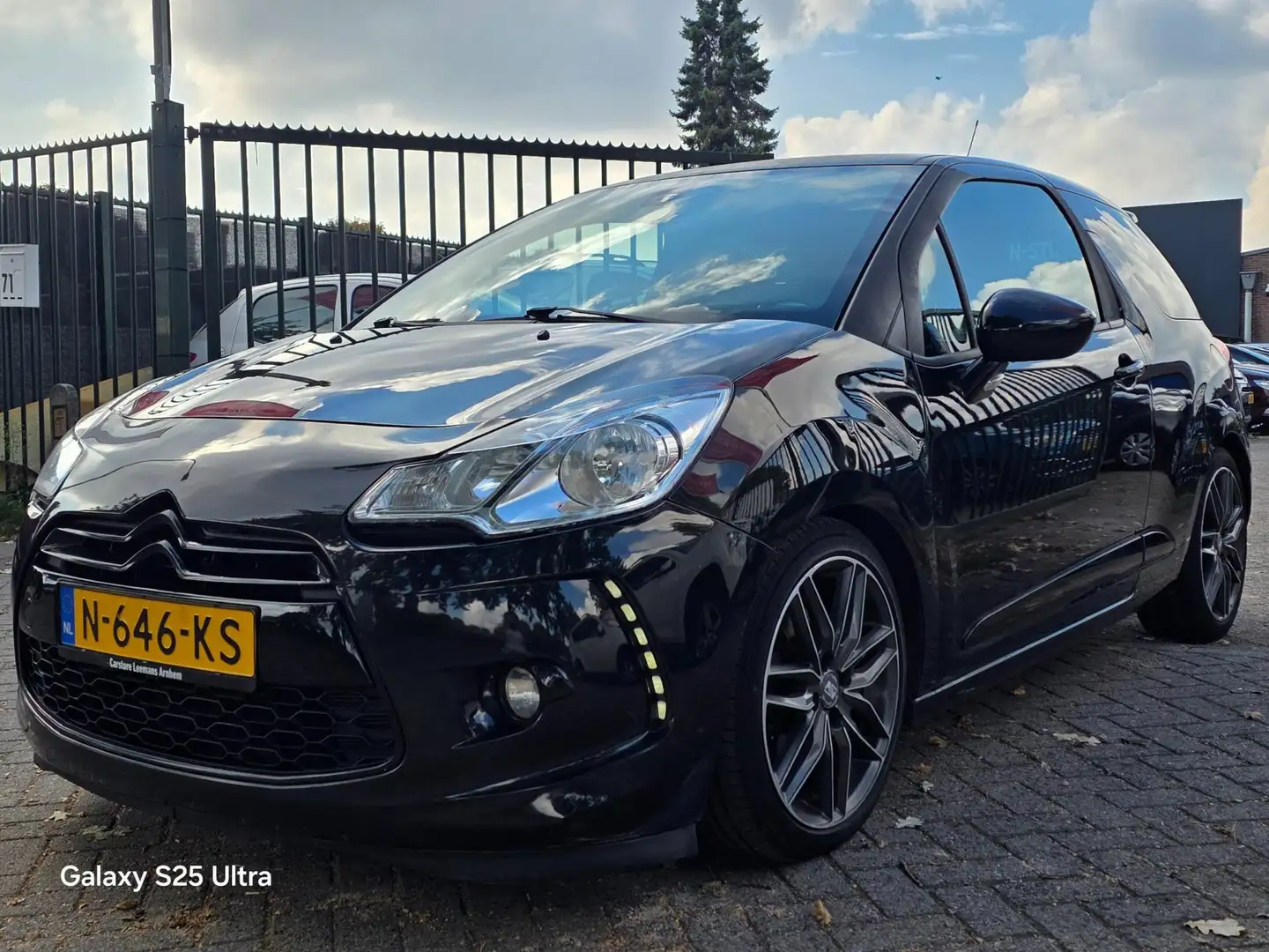 Citroen DS3 1.6 THP Sport Chic 155pk 6 bak airco elektrische r Zwart - 2