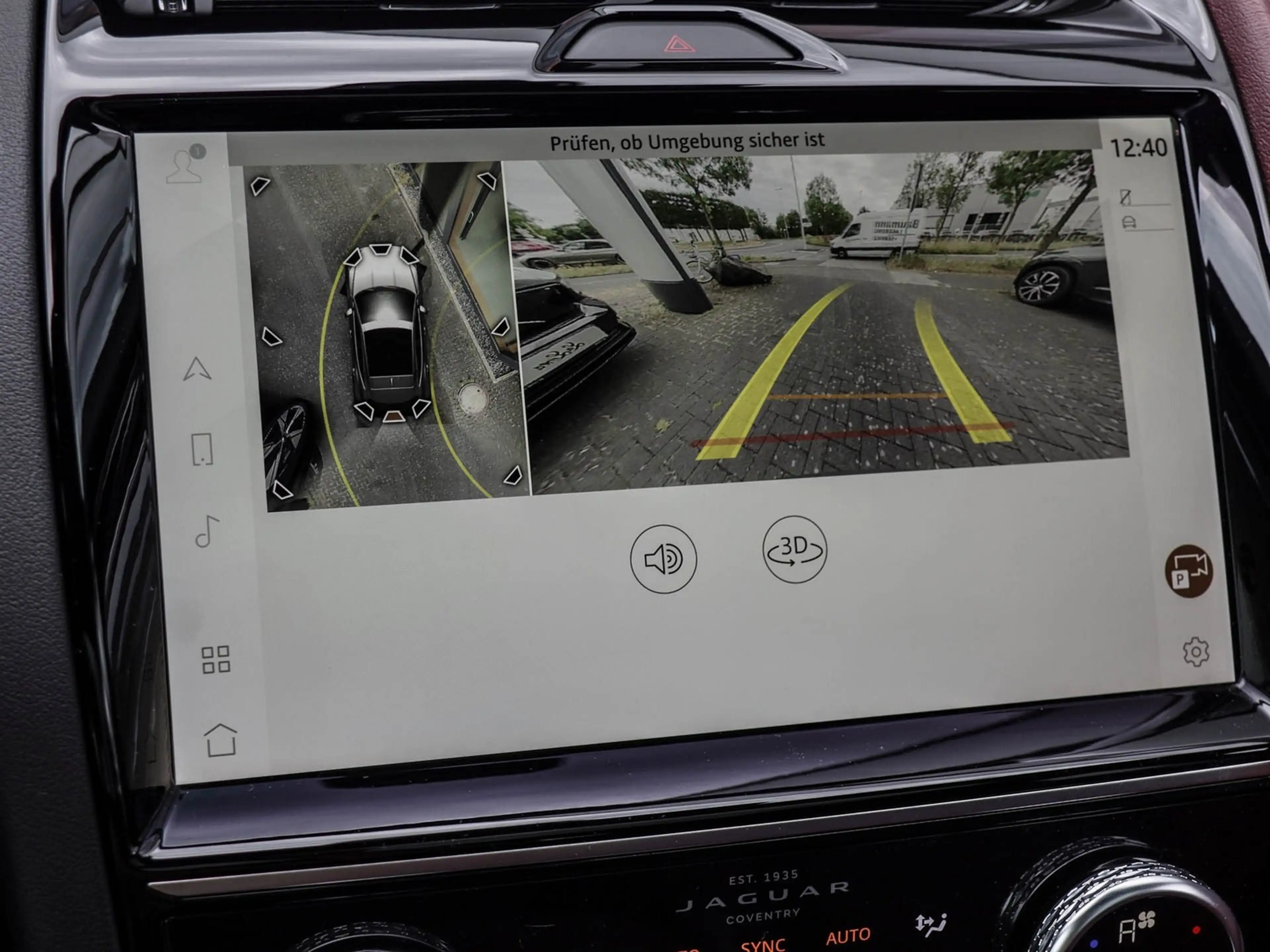 Jaguar E-Pace D240 R-Dynamic HSE AWD Pixel-LED, Panoramadach,... — photo 12