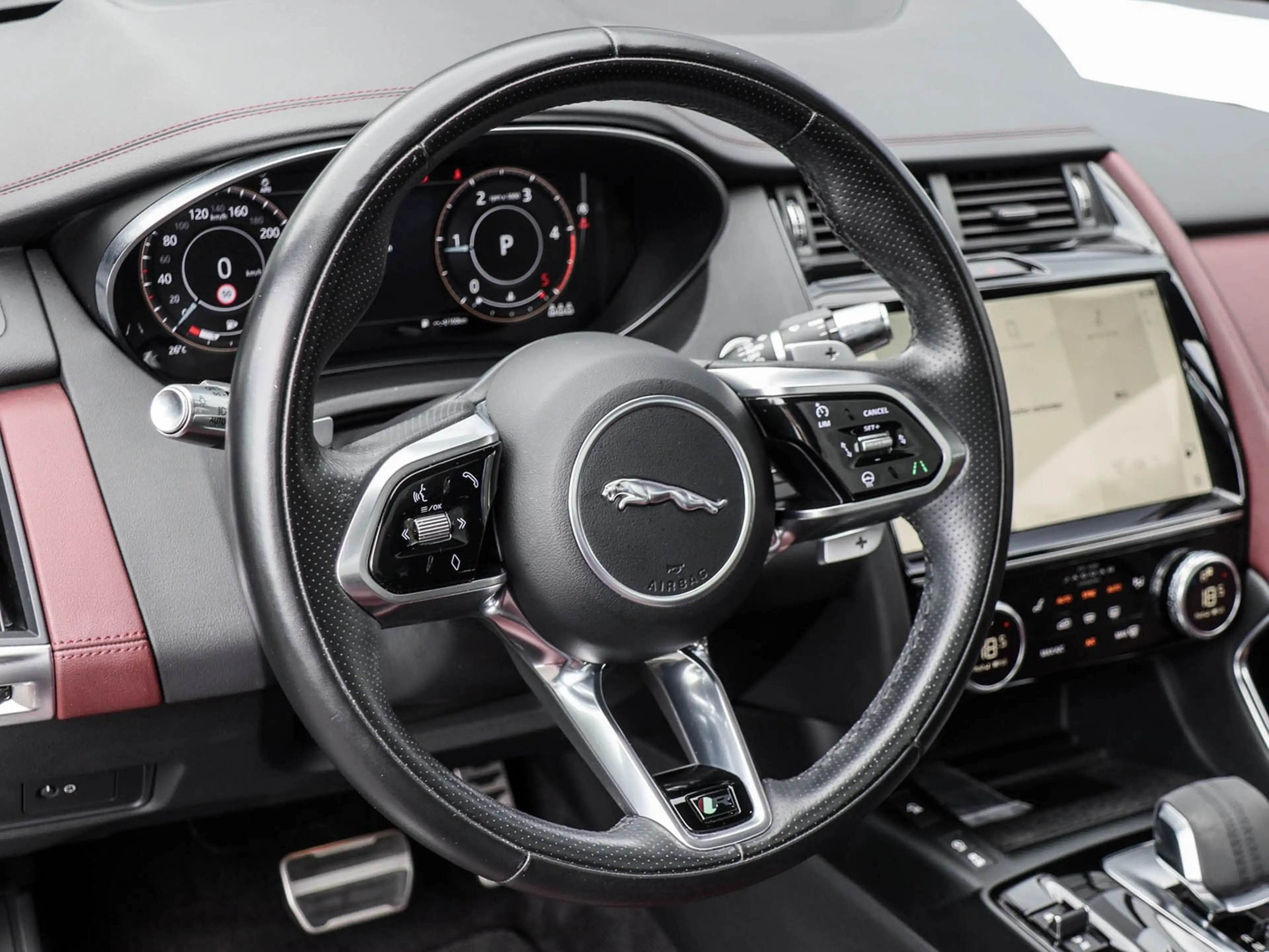 Jaguar E-Pace D240 R-Dynamic HSE AWD Pixel-LED, Panoramadach,... — photo 8