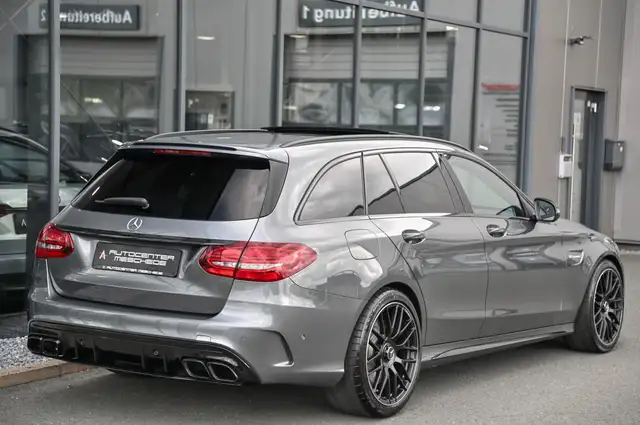 Mercedes-Benz C 63 Amg view 4