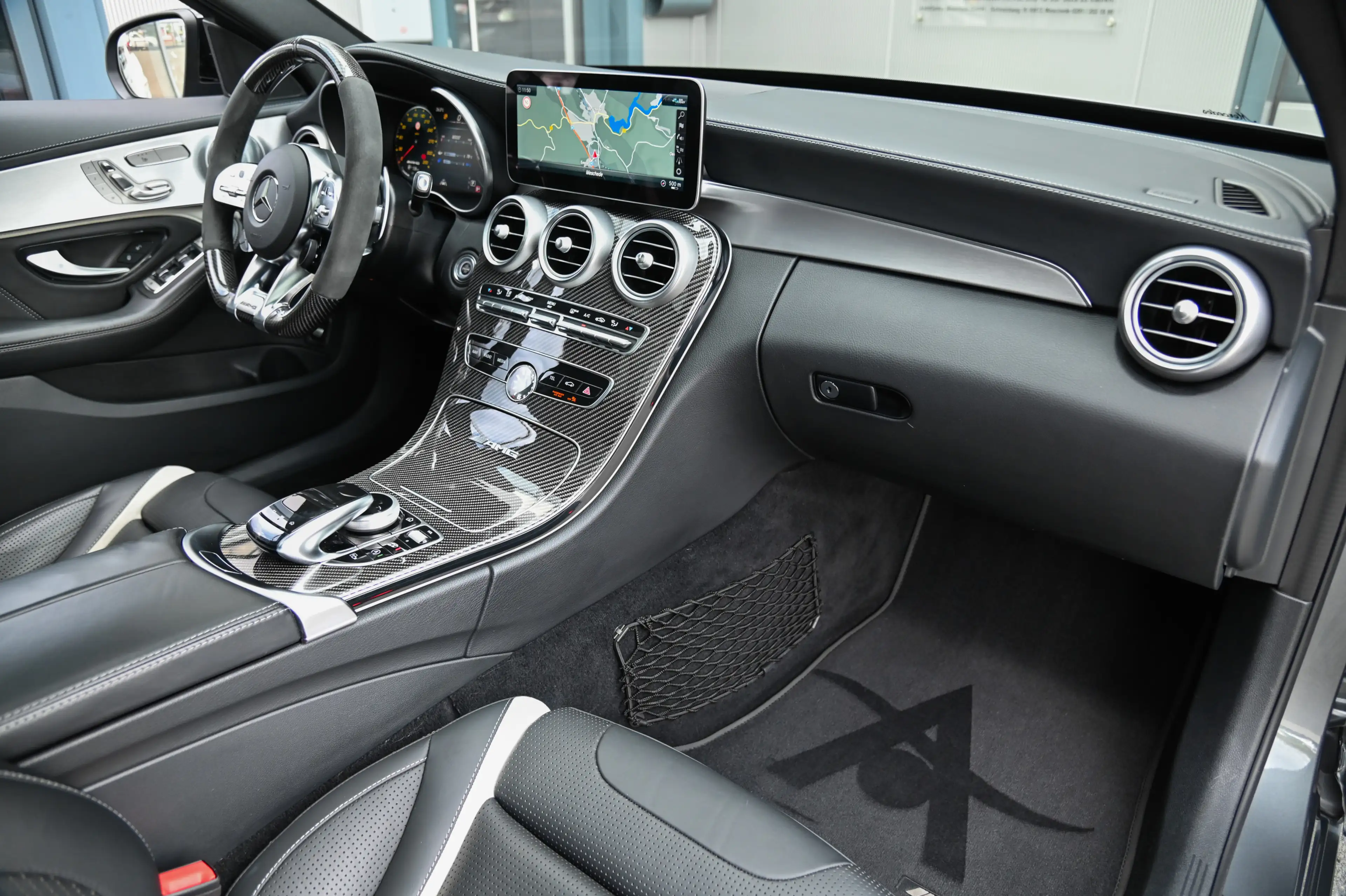Mercedes-Benz C 63 AMG S T COMAND* Widescreen* Pano* Keramik* — photo 11