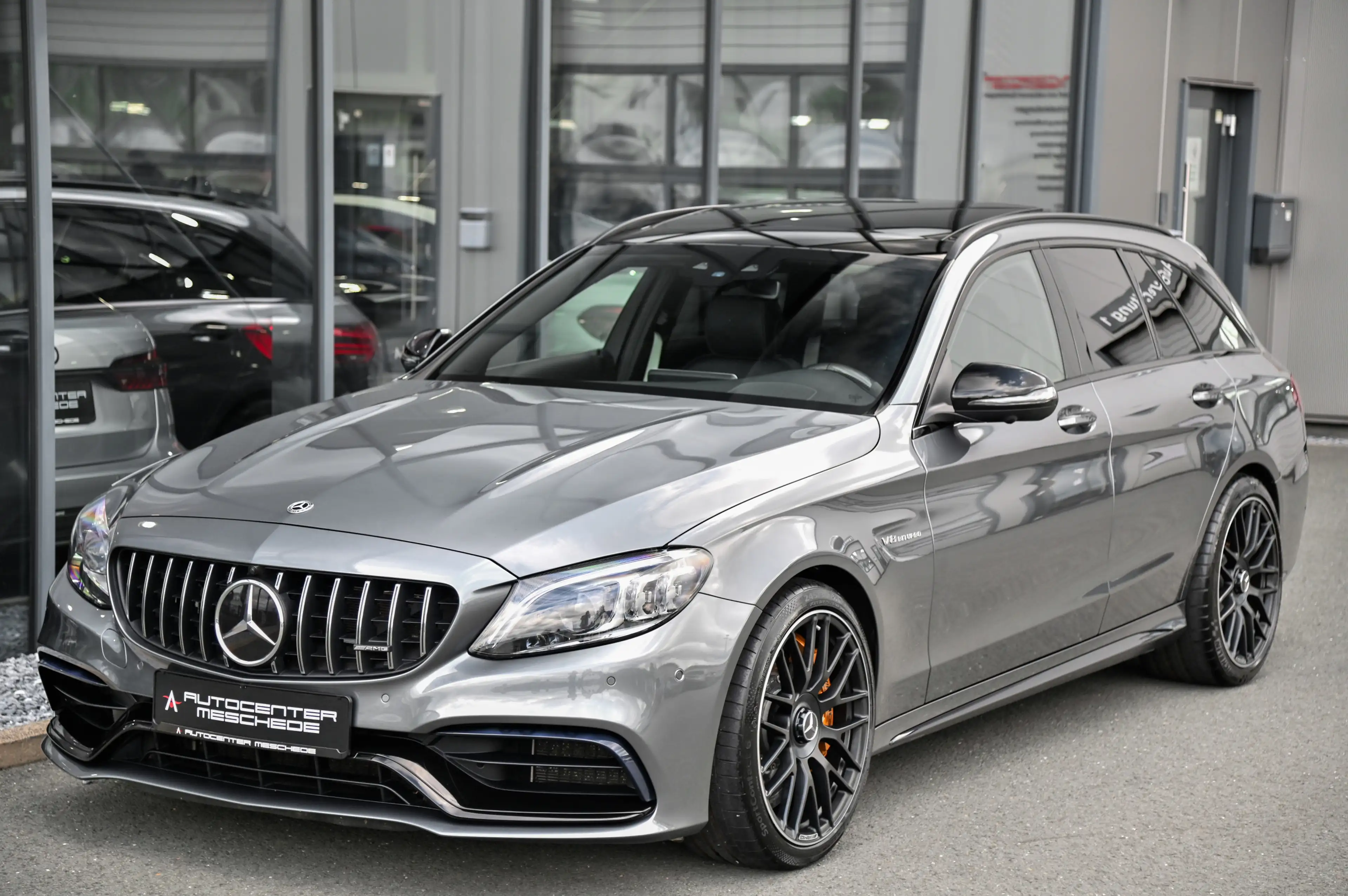 Mercedes-Benz C 63 AMG S T COMAND* Widescreen* Pano* Keramik* — photo 2