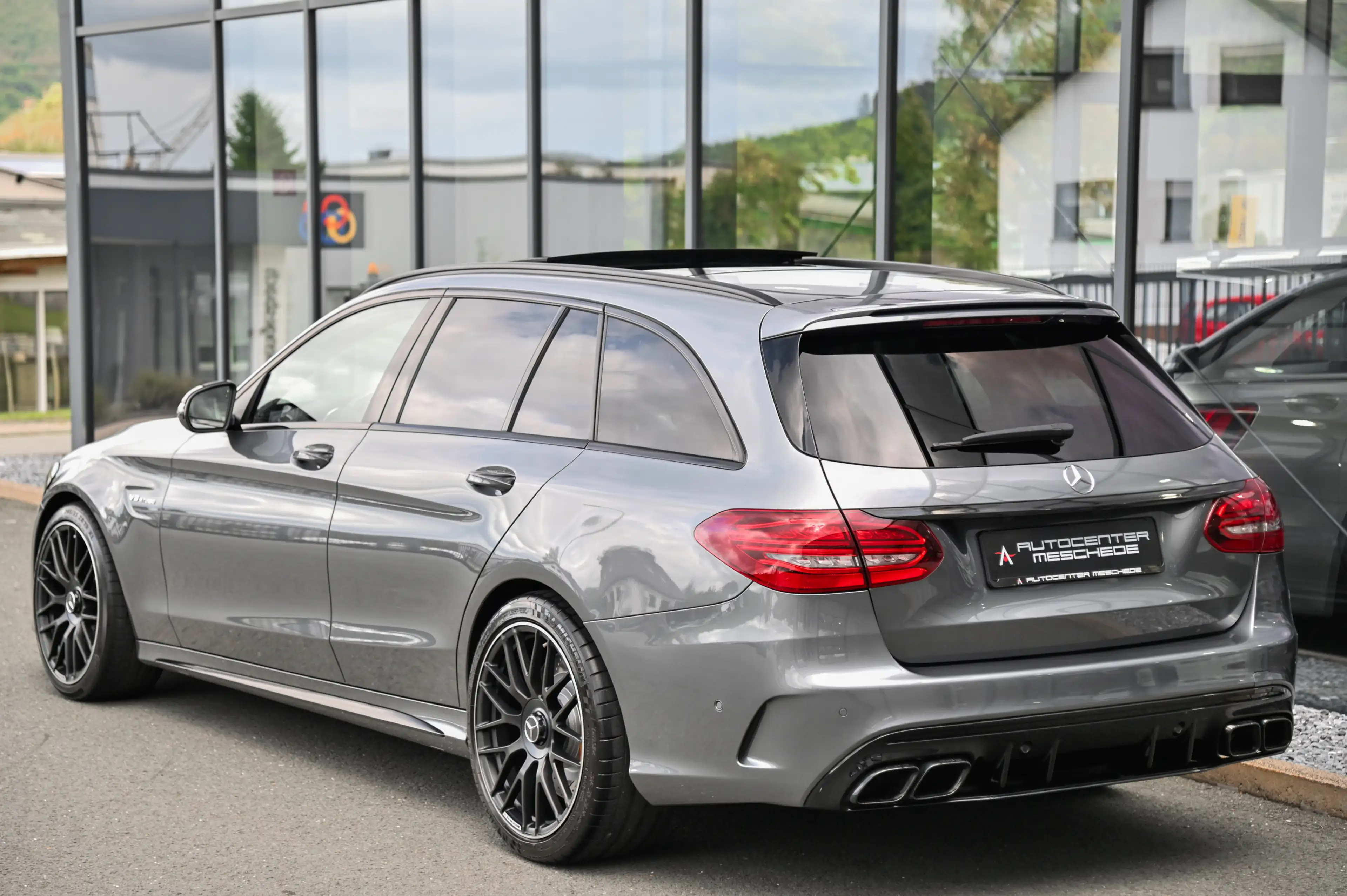 Mercedes-Benz C 63 AMG S T COMAND* Widescreen* Pano* Keramik* — photo 5